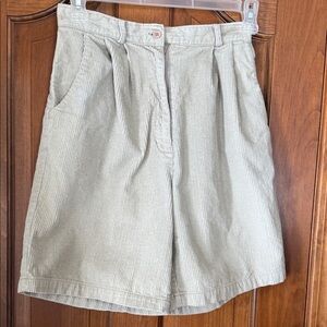 Women's Corduroy Bermuda Shorts in Cream